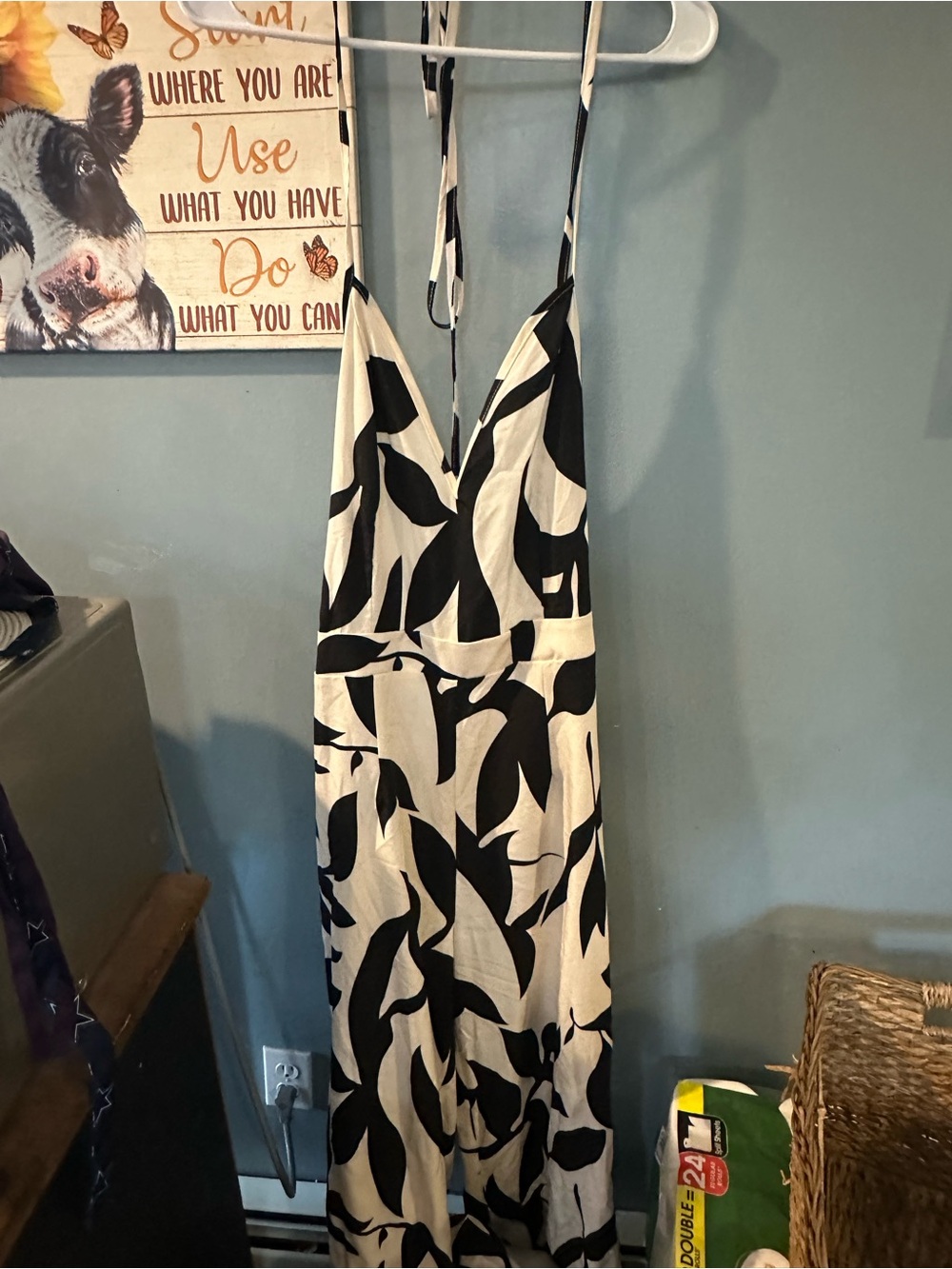 Black and White Leaf Print V-Neck jumper